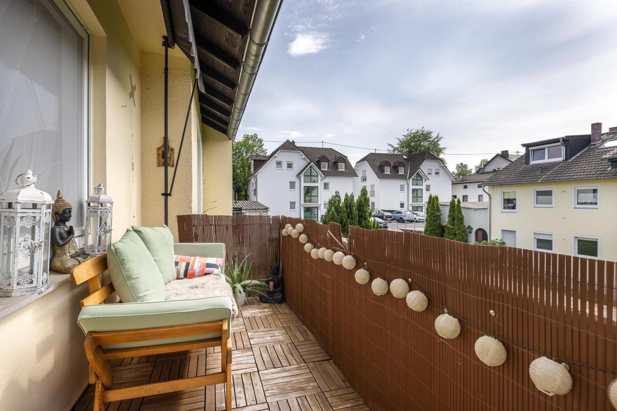 מונטבאור Schoenes, Modernes Apartment Mit Zwei Schlafzimmern - Zentral Mit Balkon Fuer 6 Personen מראה חיצוני תמונה