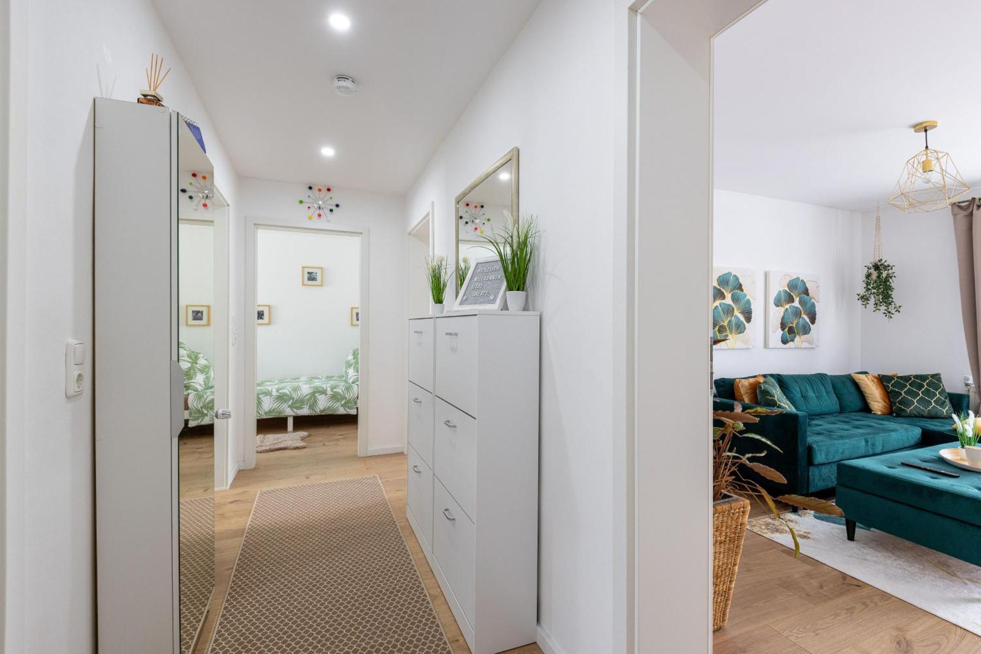 מונטבאור Schoenes, Modernes Apartment Mit Zwei Schlafzimmern - Zentral Mit Balkon Fuer 6 Personen מראה חיצוני תמונה