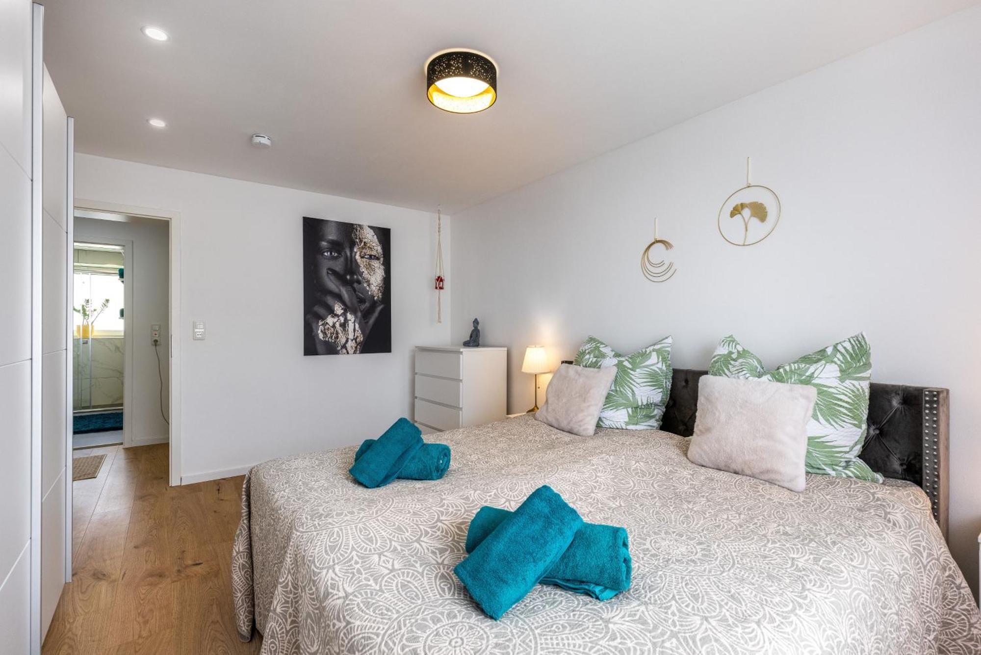 מונטבאור Schoenes, Modernes Apartment Mit Zwei Schlafzimmern - Zentral Mit Balkon Fuer 6 Personen מראה חיצוני תמונה